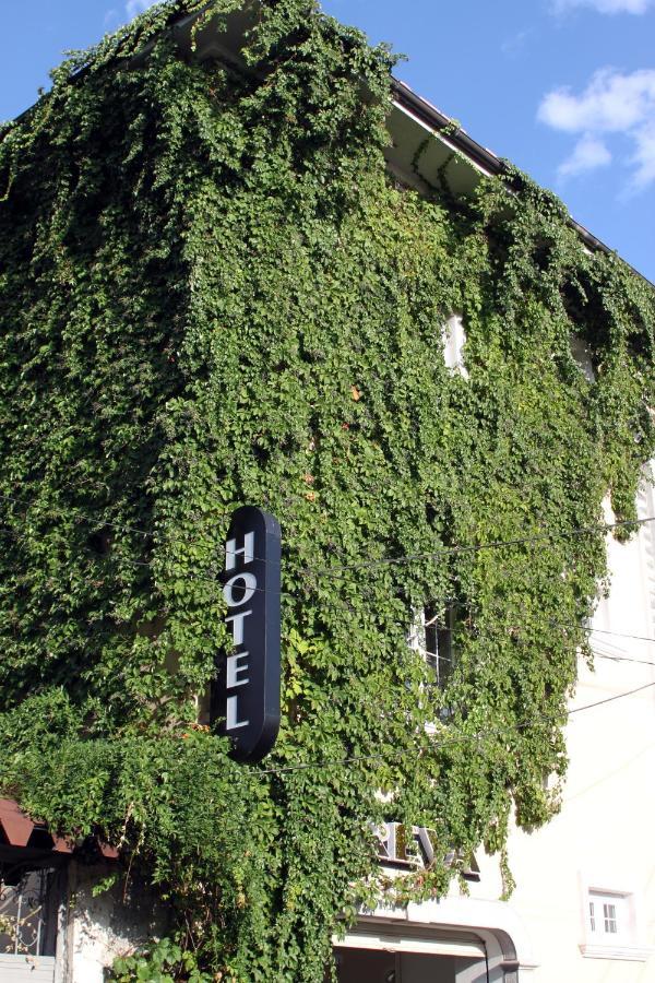 Hotel Treva Shkoder Exterior photo